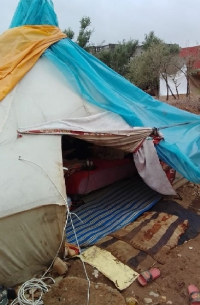 Erdbeben Marokko - Ein neues Zelt für eine Familie in Igoudar